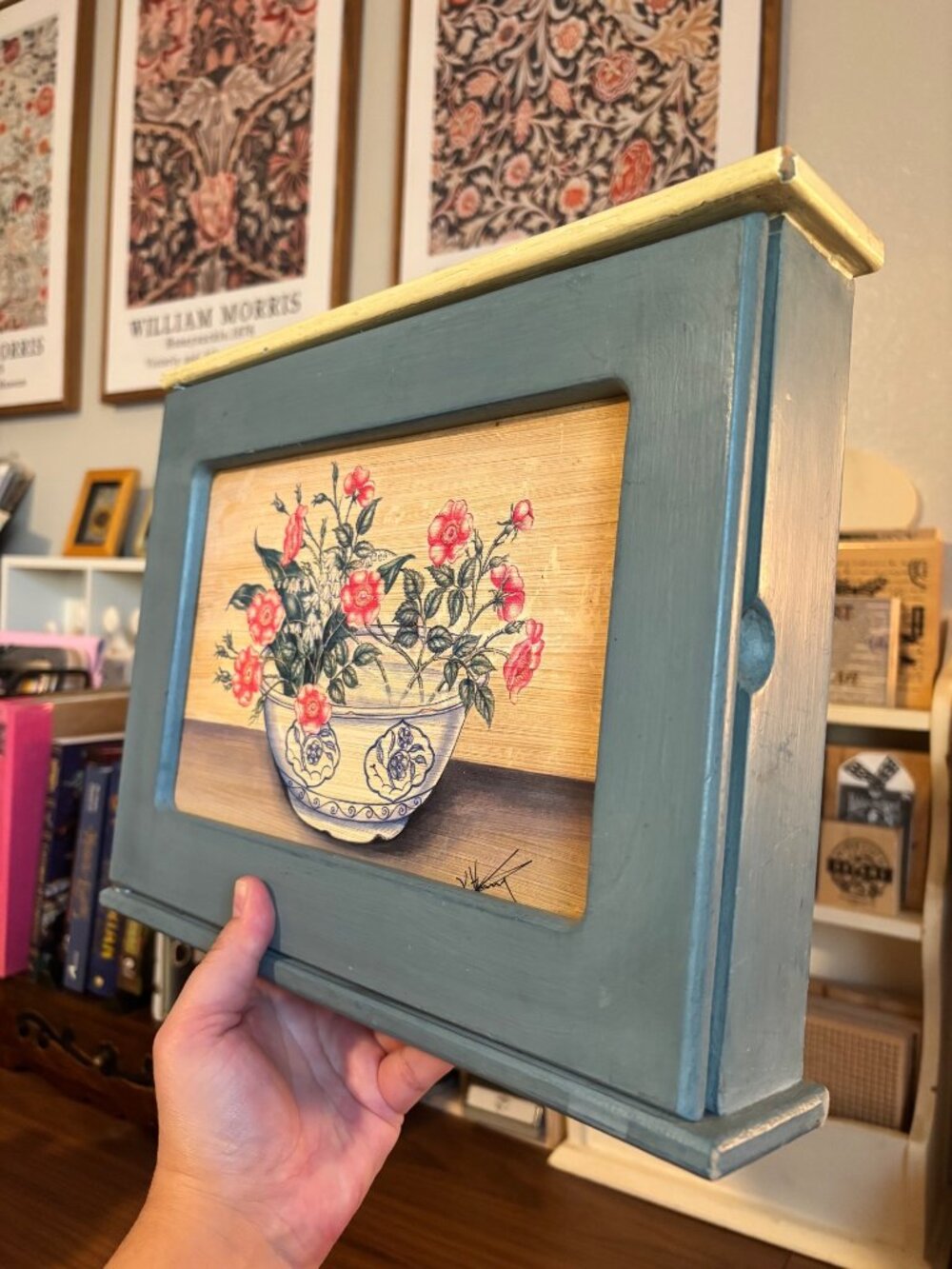 Vintage Hand-Painted Floral Wall Mount Key Holder Cabinet Blue Gold Hooks